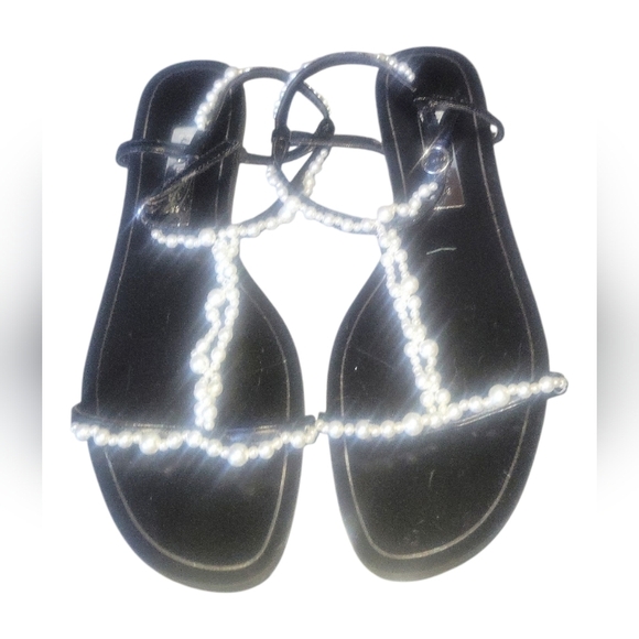 Chic Black Sandals with Pearl Detailing - Picture 1 of 7